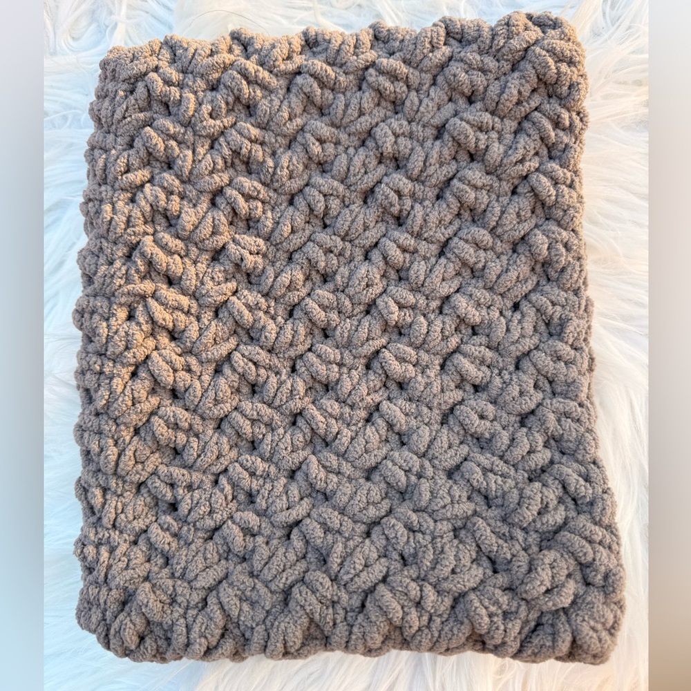 LOUIS VUITTON Large Planner (fits A5 paper)
Color: Epi Noir (Textured Leather) - Picture 9 of 9